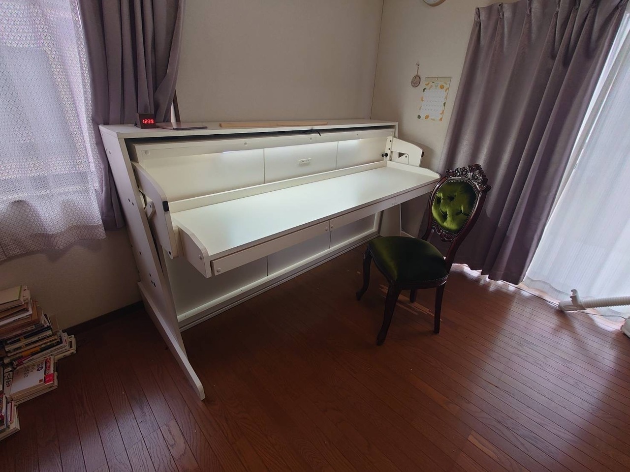 デスクベッド（机ベッド一体型）