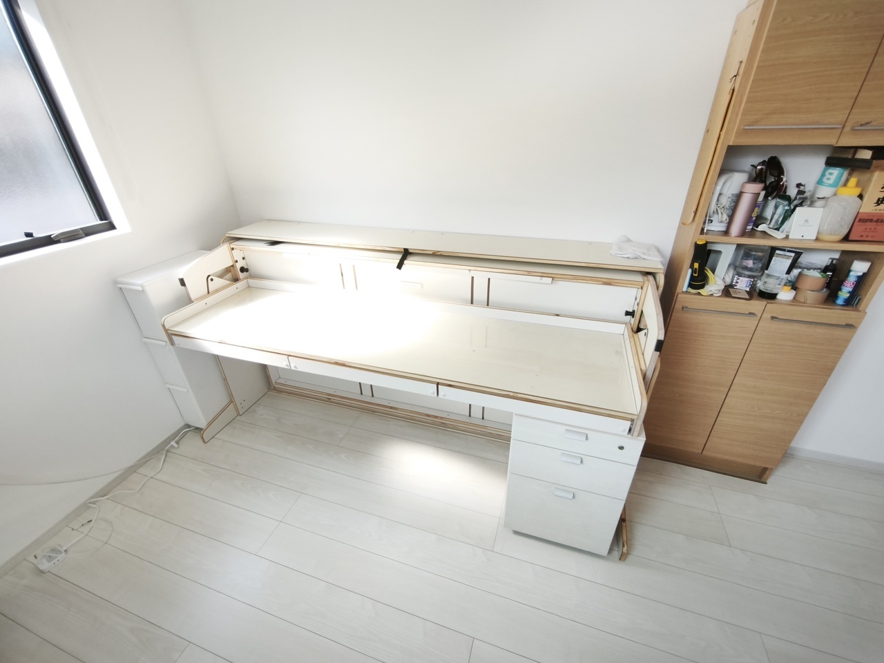 デスクベッド（机ベッド一体型）