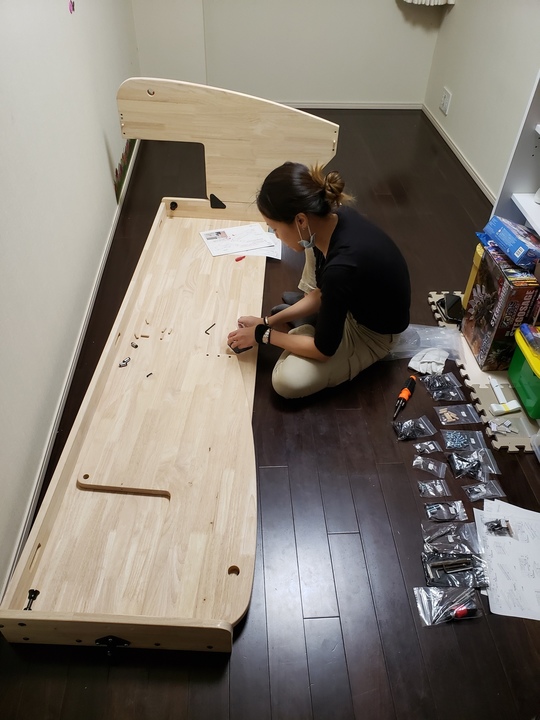 女性二人でデスクベッド組立ました - 【リノキッズ】二段ベッド 